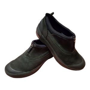 Clarks Outdoor Muckers Black Leather Upper Shoes  ~ Size 8m